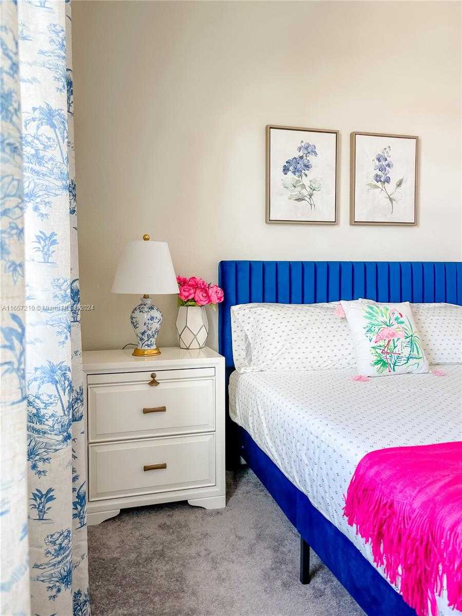 Small Image of 5100 EUCALYPTUS DR #2, Hollywood Number 10