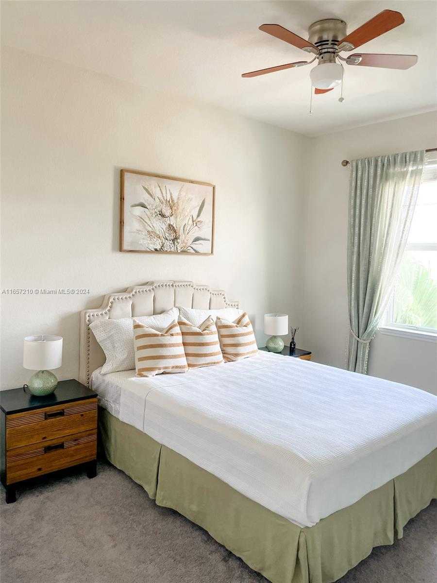 Small Image of 5100 EUCALYPTUS DR #2, Hollywood Number 12