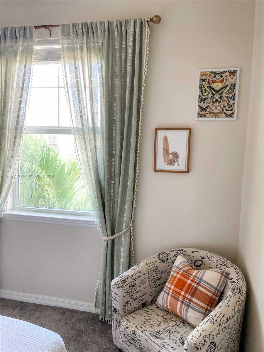 Small Image of 5100 EUCALYPTUS DR #2, Hollywood Number 13