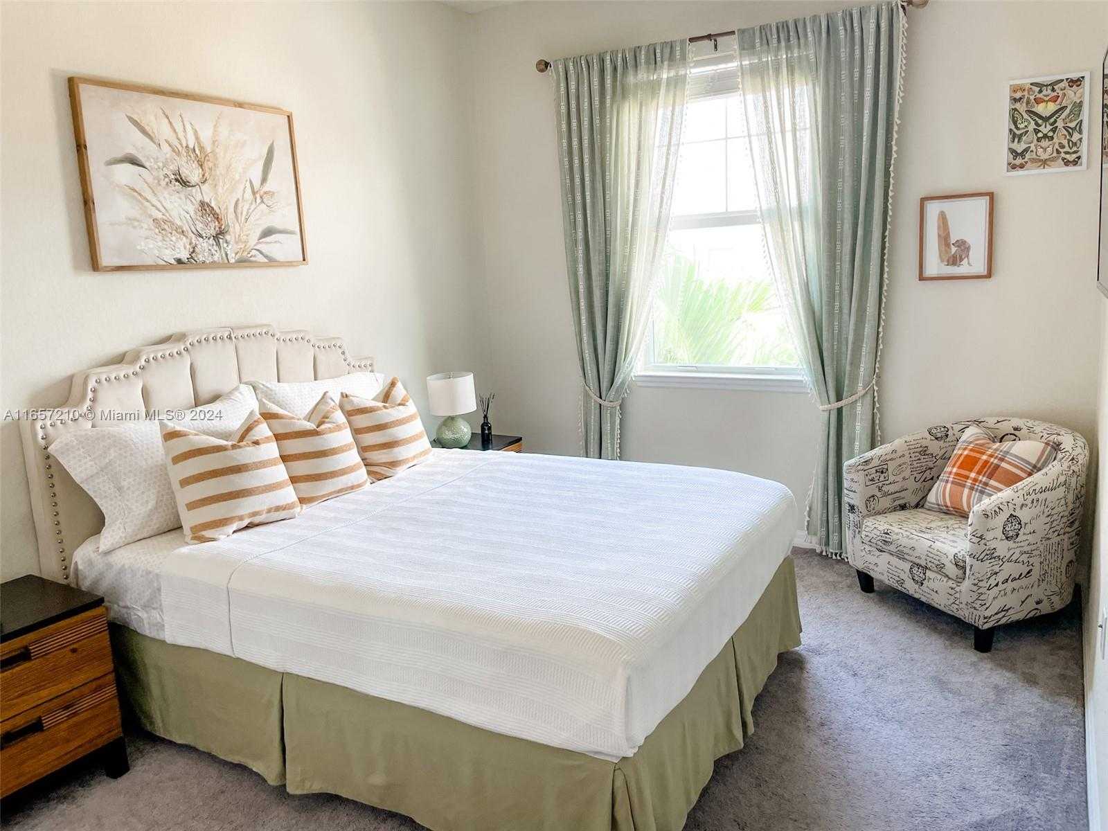 Small Image of 5100 EUCALYPTUS DR #2, Hollywood Number 14