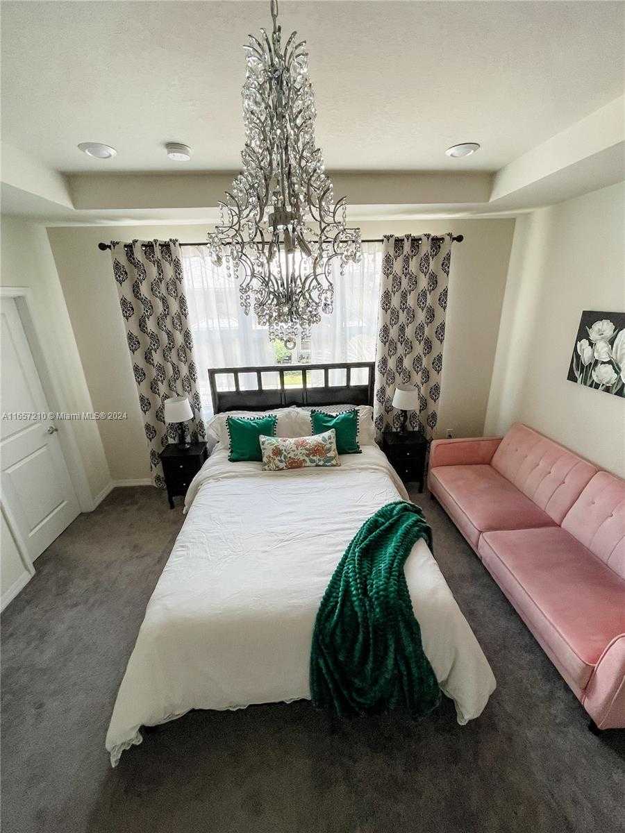 Small Image of 5100 EUCALYPTUS DR #2, Hollywood Number 26