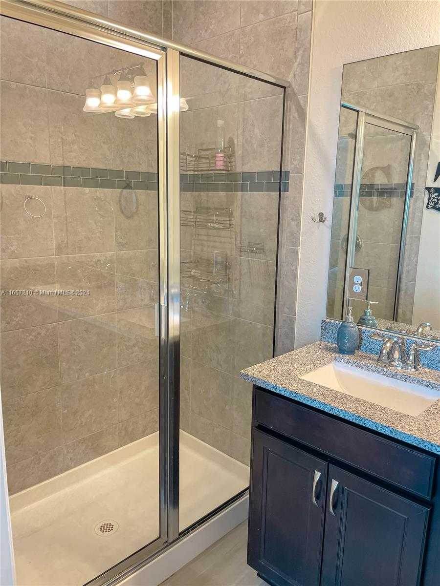 Small Image of 5100 EUCALYPTUS DR #2, Hollywood Number 28