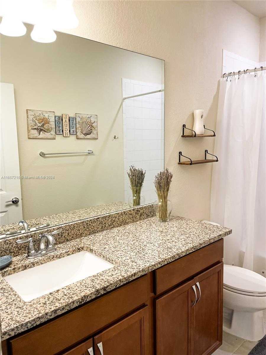 Small Image of 5100 EUCALYPTUS DR #2, Hollywood Number 30