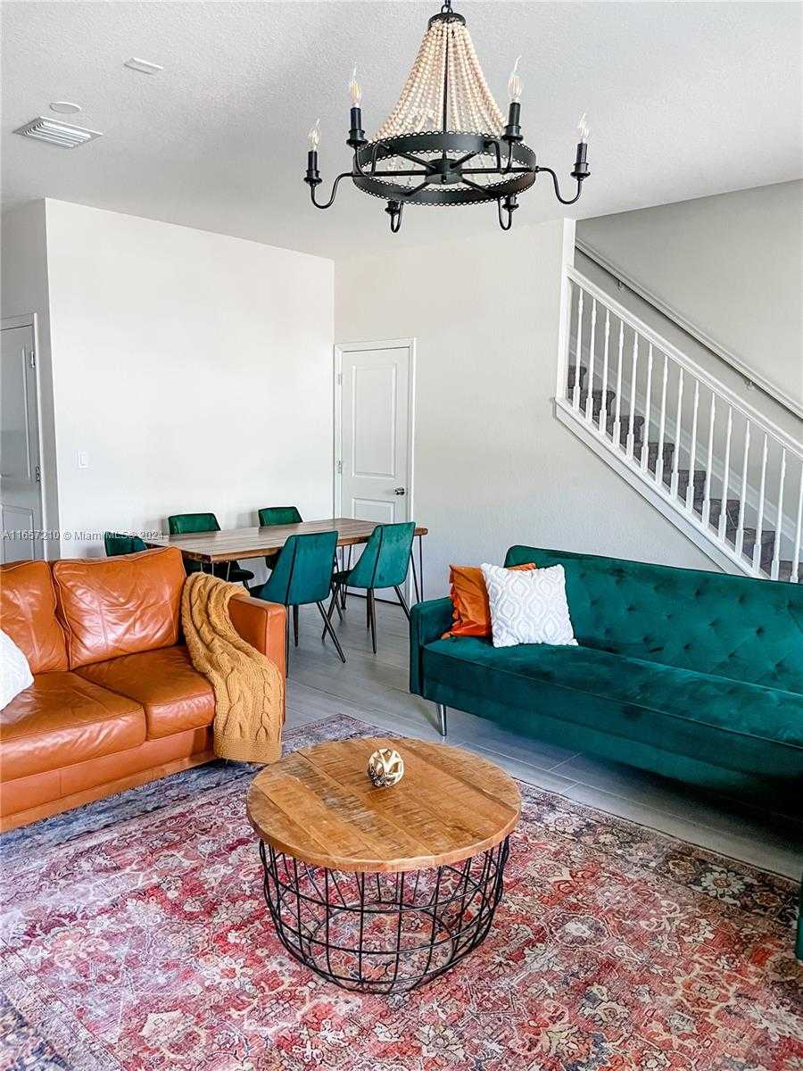 Small Image of 5100 EUCALYPTUS DR #2, Hollywood Number 33