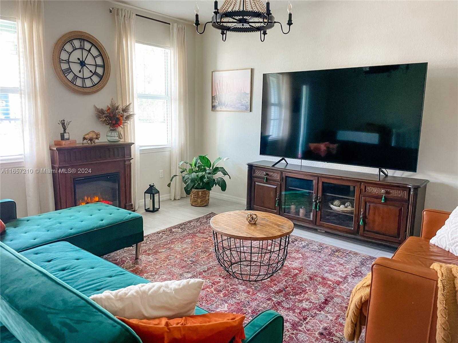 Small Image of 5100 EUCALYPTUS DR #2, Hollywood Number 36