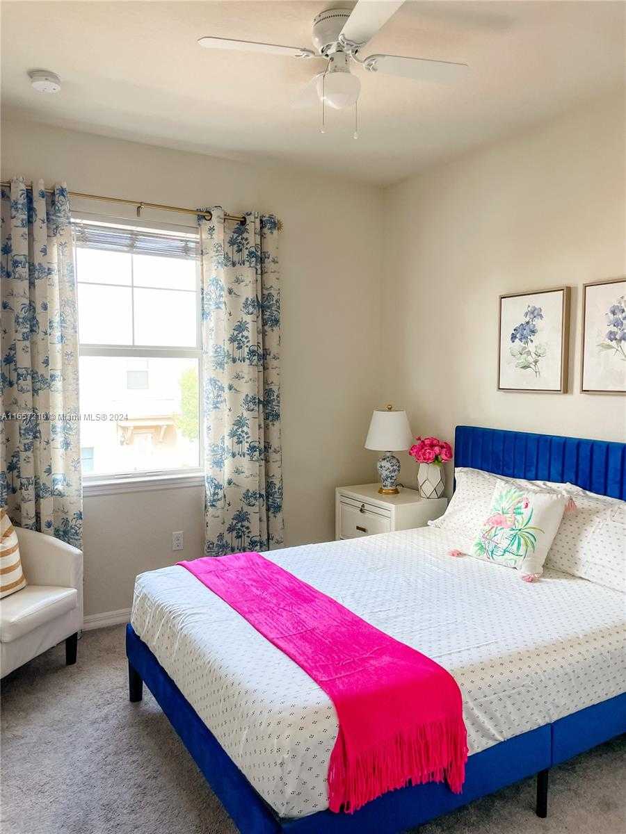 Small Image of 5100 EUCALYPTUS DR #2, Hollywood Number 7