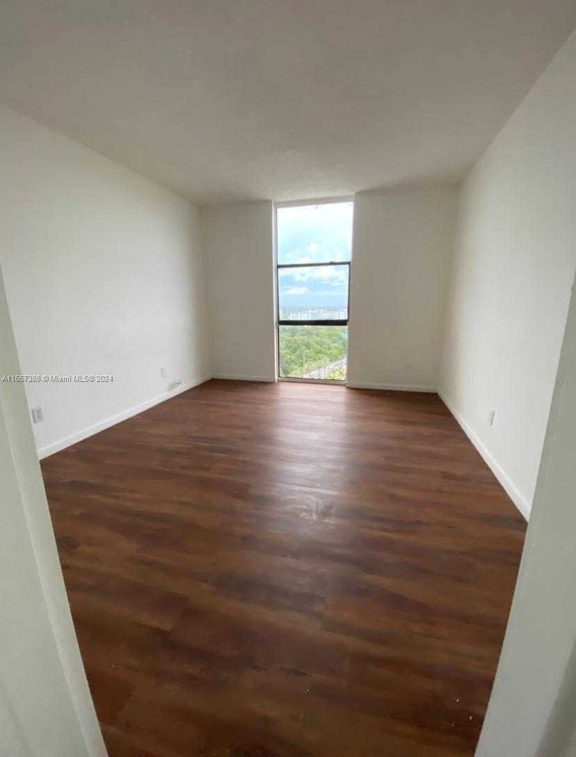 Small Image of 13499 BISCAYNE BLVD #1507, North Miami Number 19