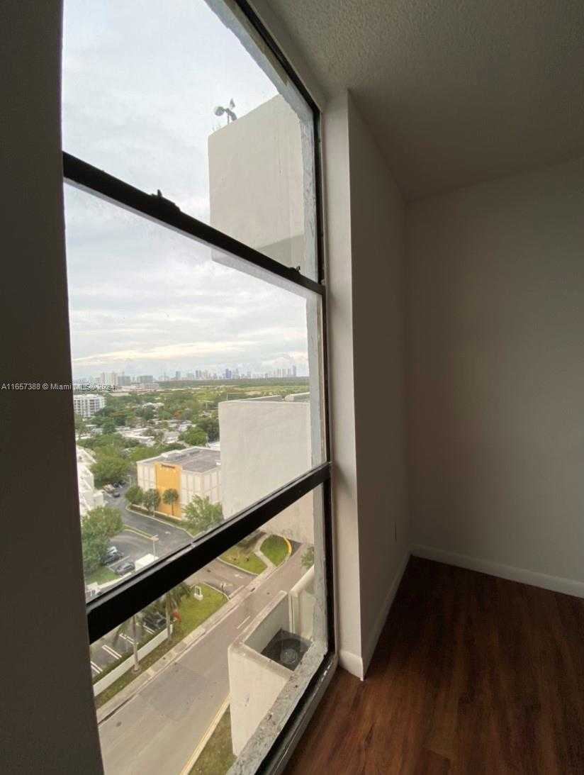 Small Image of 13499 BISCAYNE BLVD #1507, North Miami Number 27