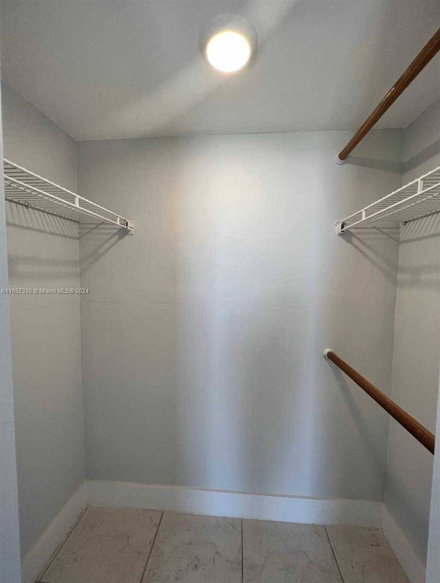 Small Image of 13499 BISCAYNE BLVD #1405, North Miami Number 10