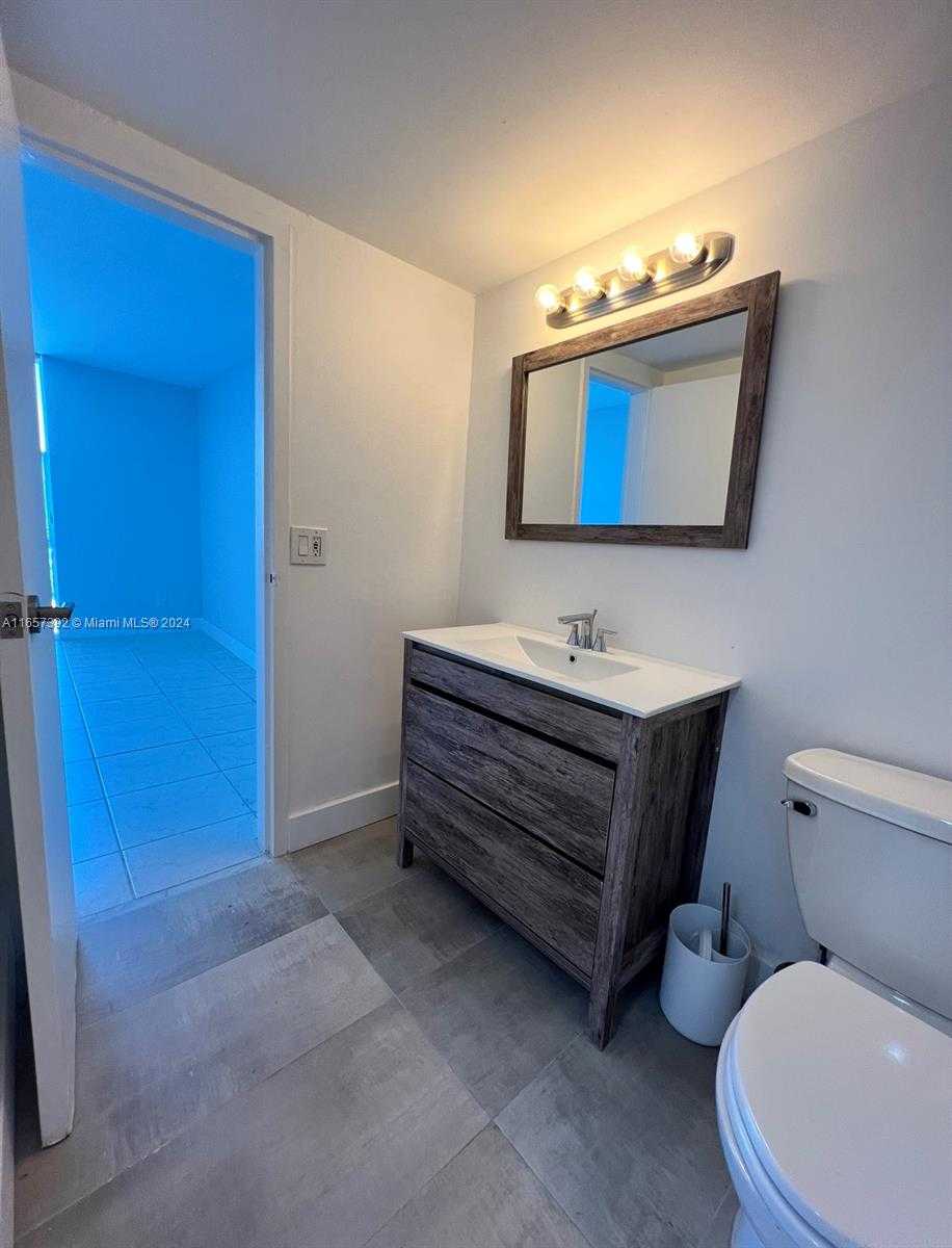 Small Image of 13499 BISCAYNE BLVD #1405, North Miami Number 11