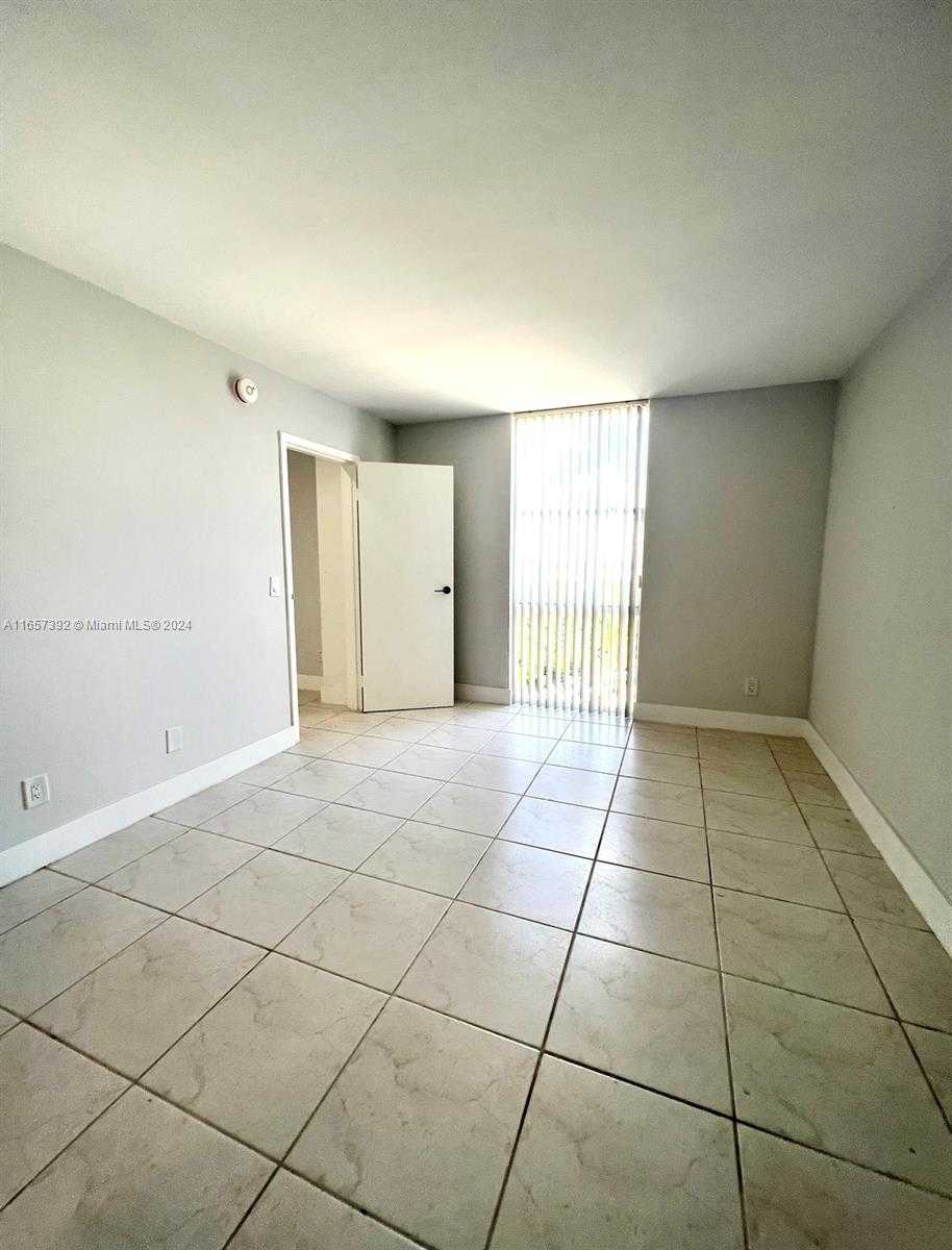 Small Image of 13499 BISCAYNE BLVD #1405, North Miami Number 14