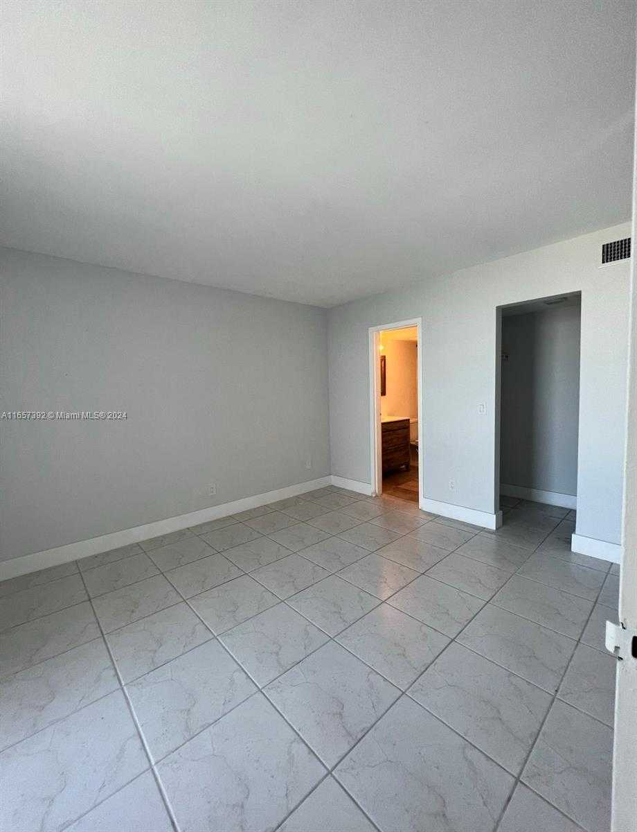 Small Image of 13499 BISCAYNE BLVD #1405, North Miami Number 15