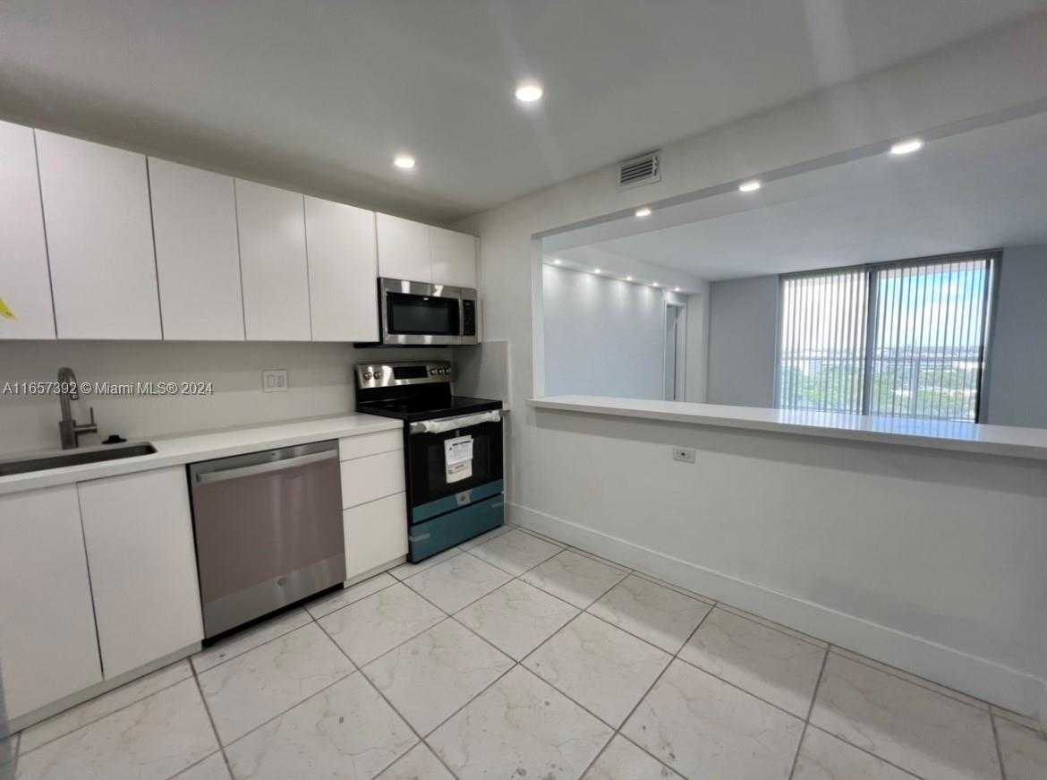 Small Image of 13499 BISCAYNE BLVD #1405, North Miami Number 3