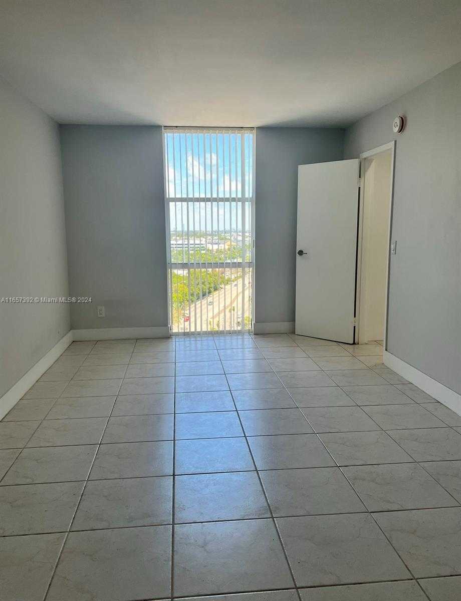 Small Image of 13499 BISCAYNE BLVD #1405, North Miami Number 8
