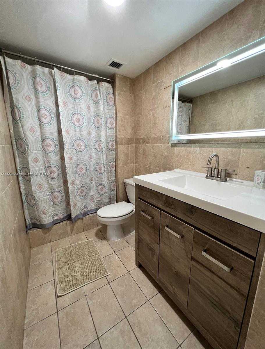 Small Image of 13499 BISCAYNE BLVD #1205, North Miami Number 17