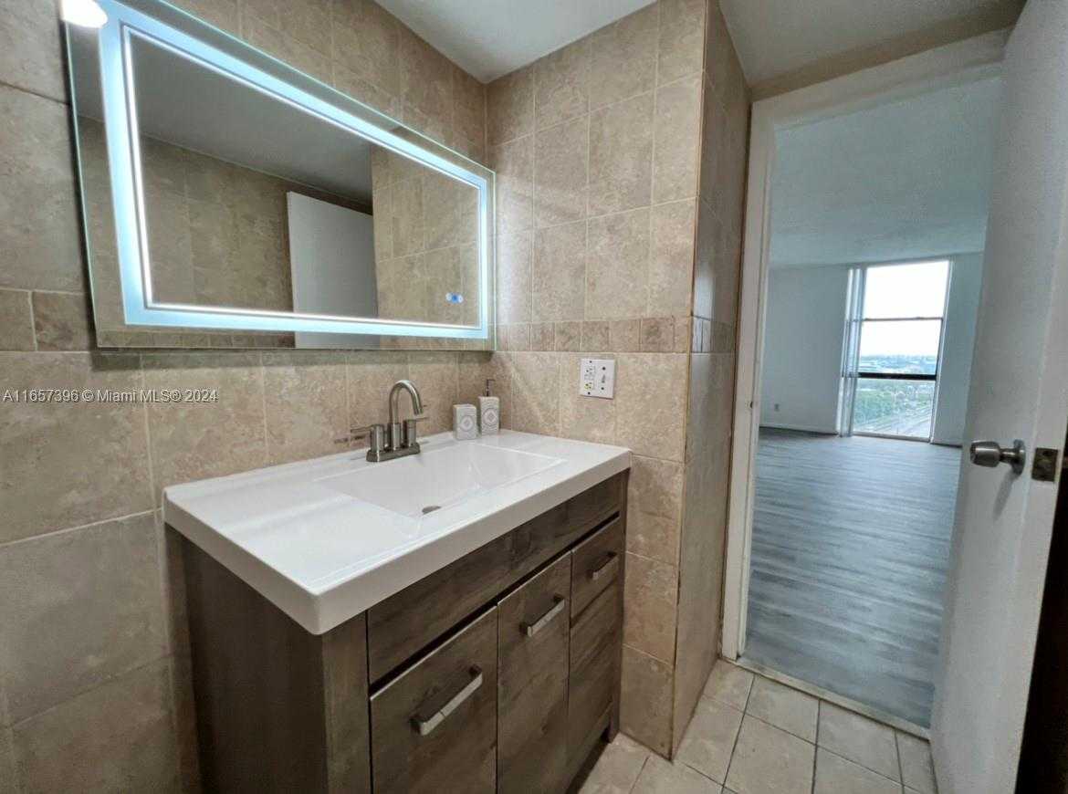 Small Image of 13499 BISCAYNE BLVD #1205, North Miami Number 19