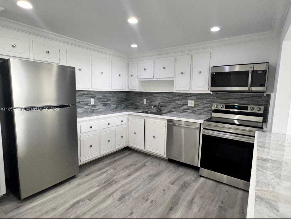 Small Image of 13499 BISCAYNE BLVD #1205, North Miami Number 2