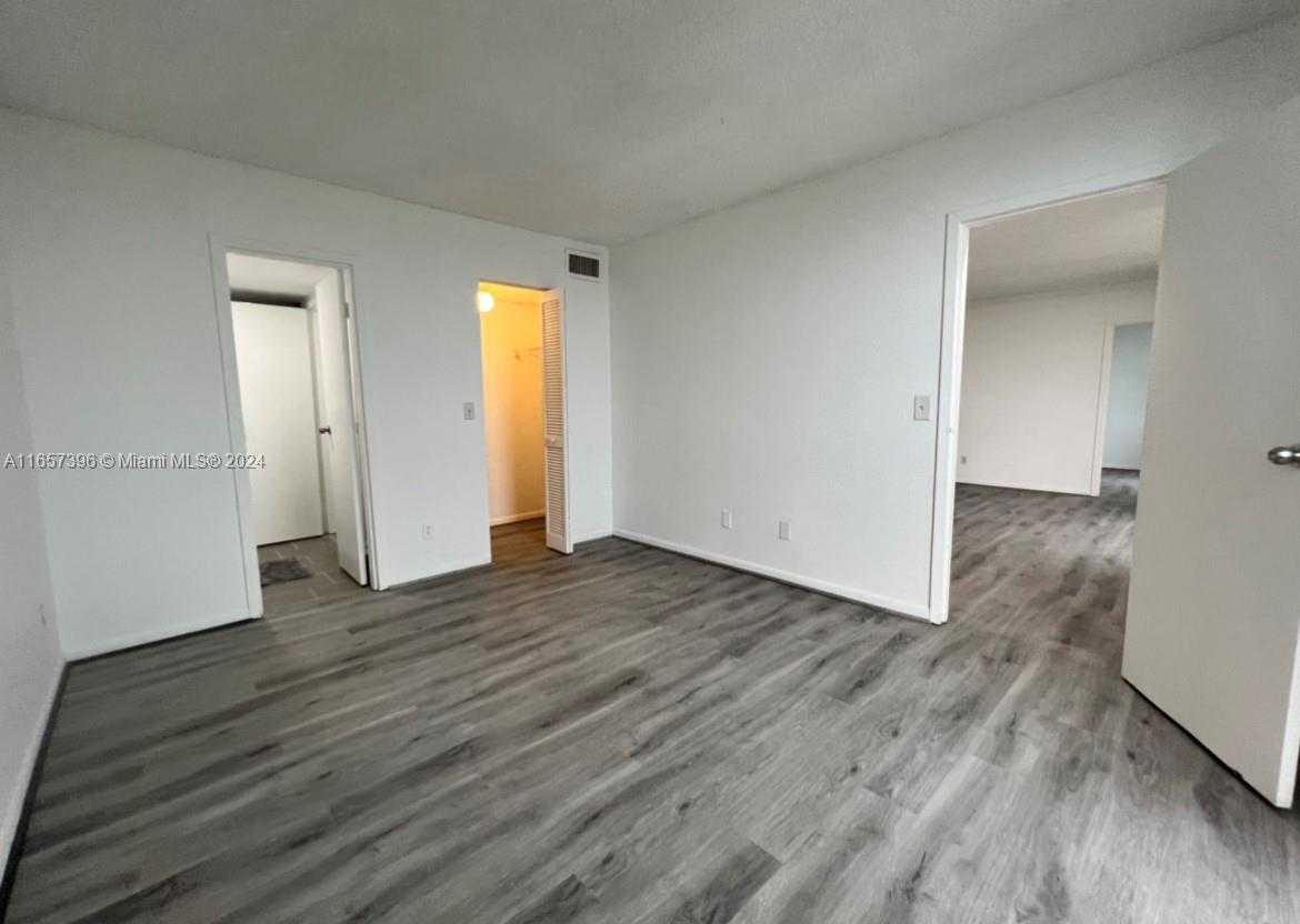 Small Image of 13499 BISCAYNE BLVD #1205, North Miami Number 24