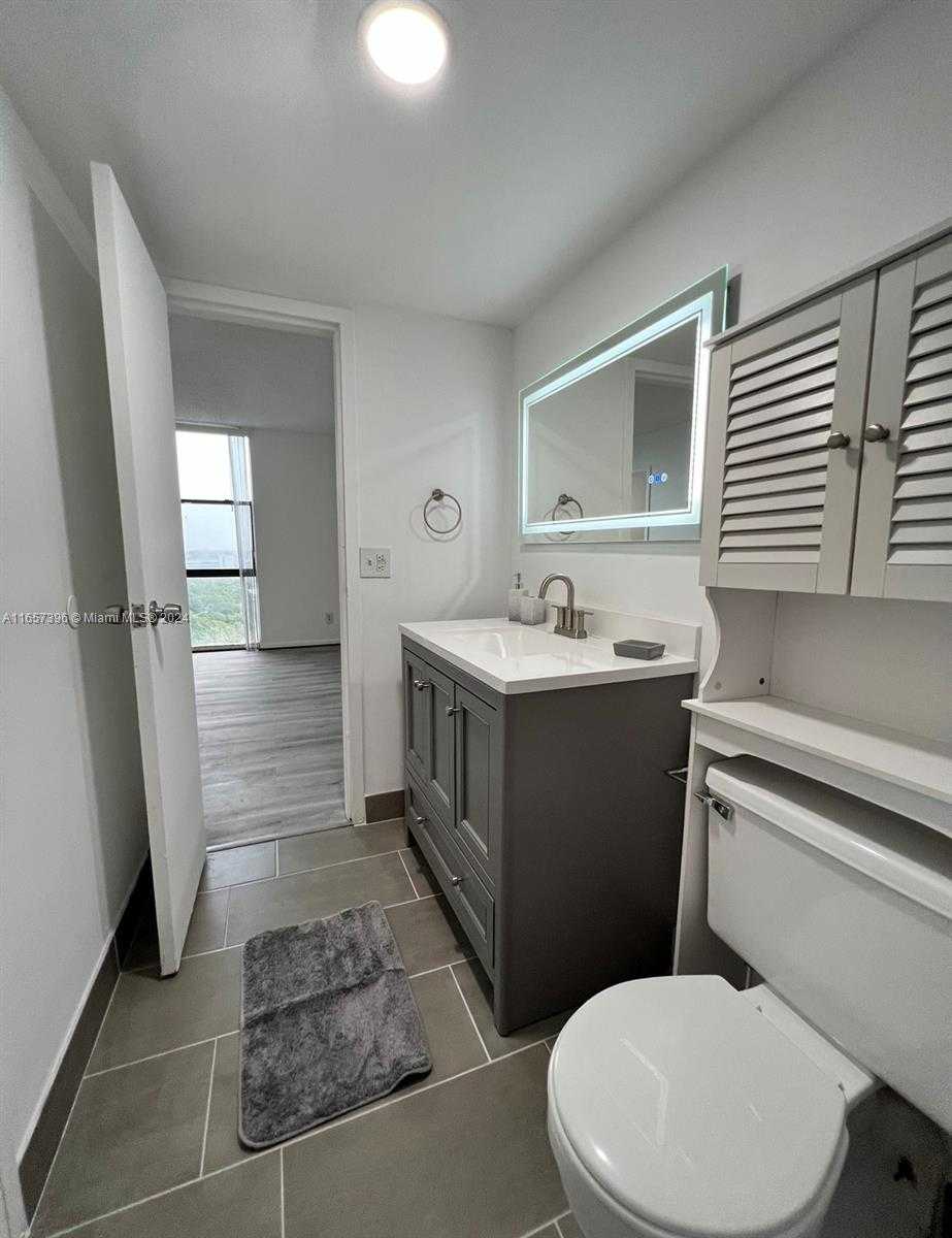 Small Image of 13499 BISCAYNE BLVD #1205, North Miami Number 30