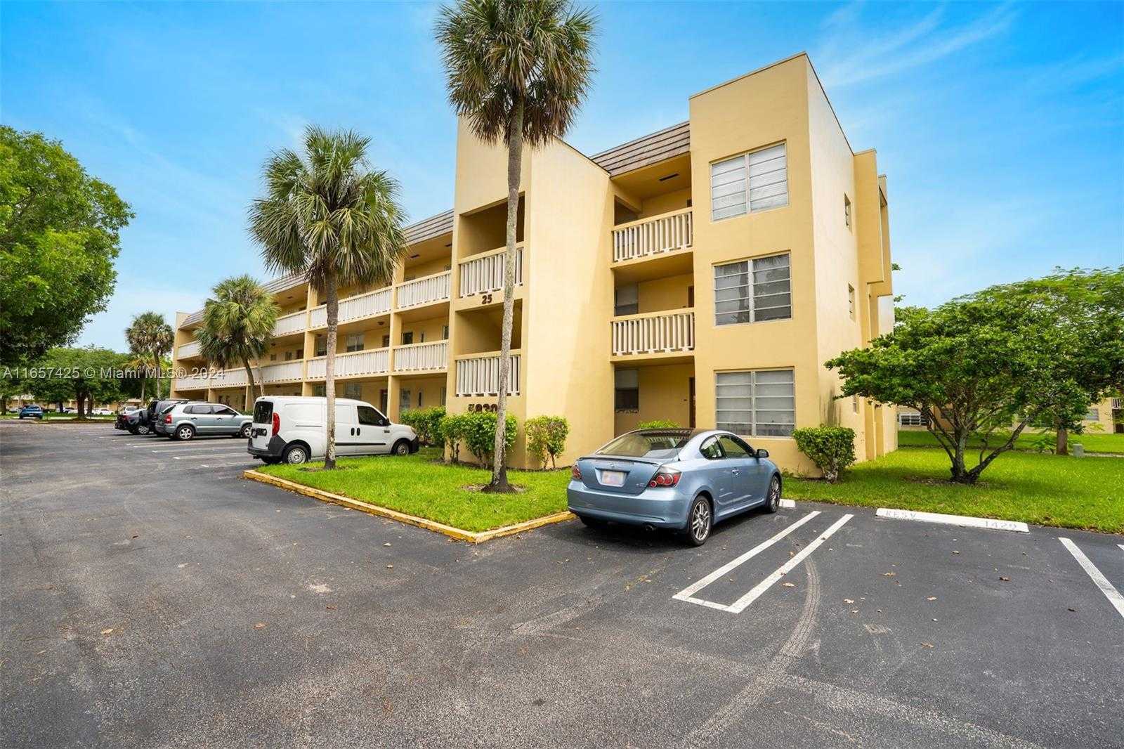 Small Image of 5830 NORTH WEST 64TH AVE #105, Tamarac Number 17