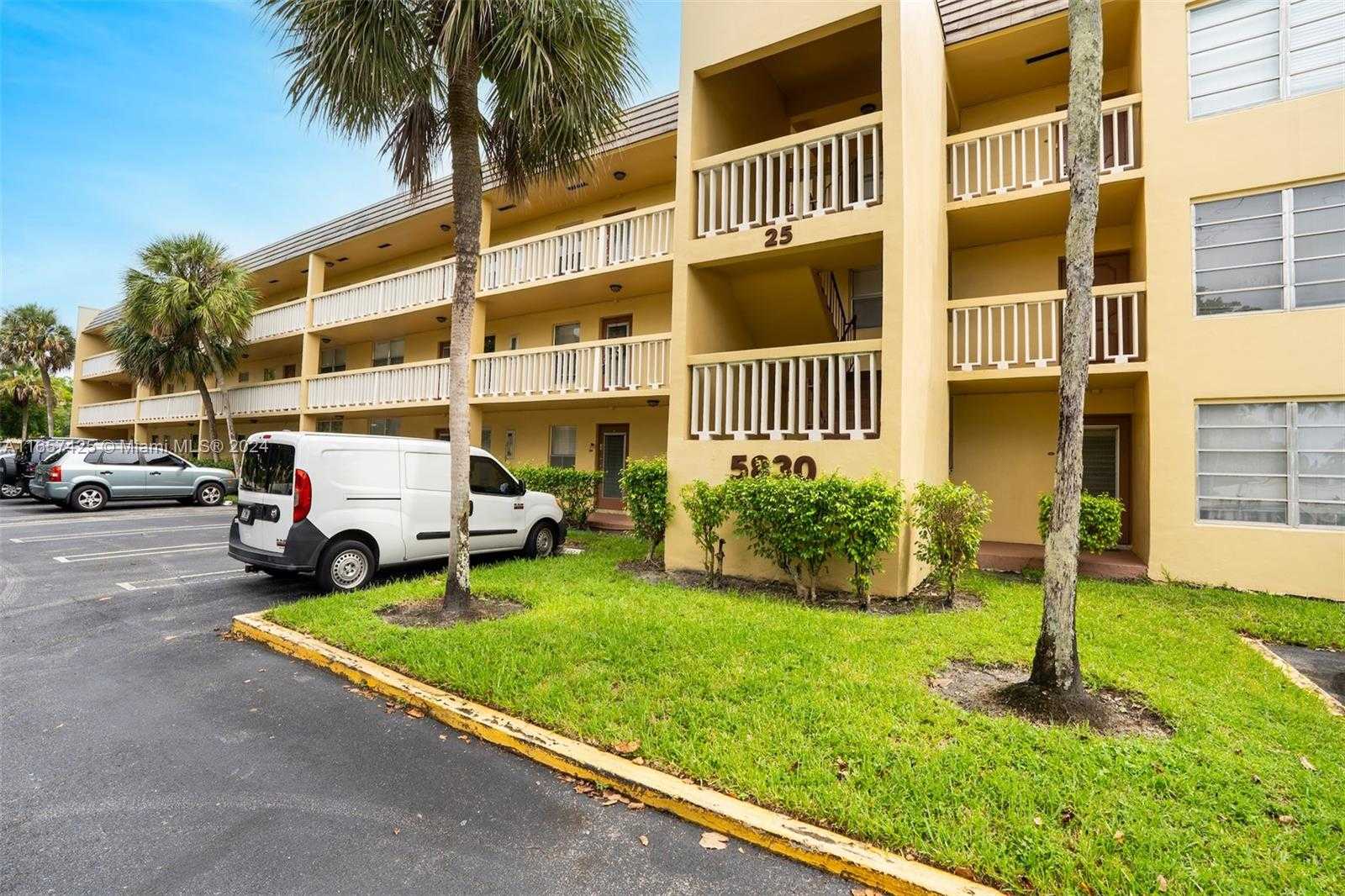 Small Image of 5830 NORTH WEST 64TH AVE #105, Tamarac Number 18