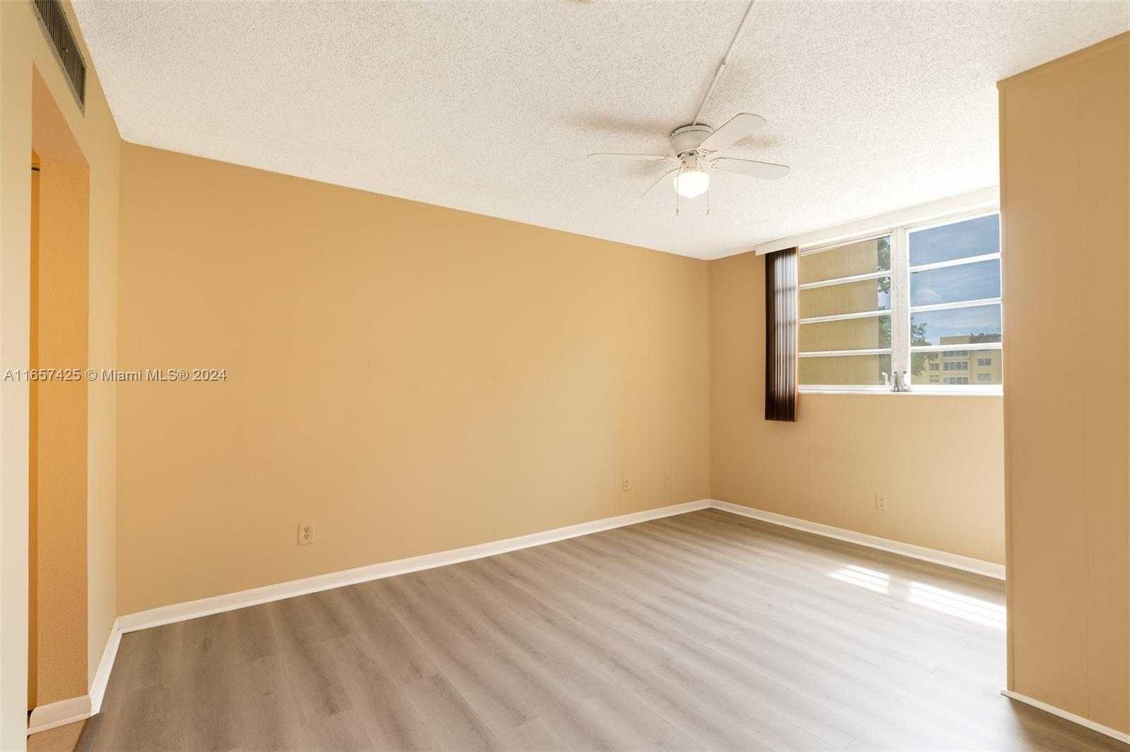 Small Image of 5830 NORTH WEST 64TH AVE #105, Tamarac Number 8