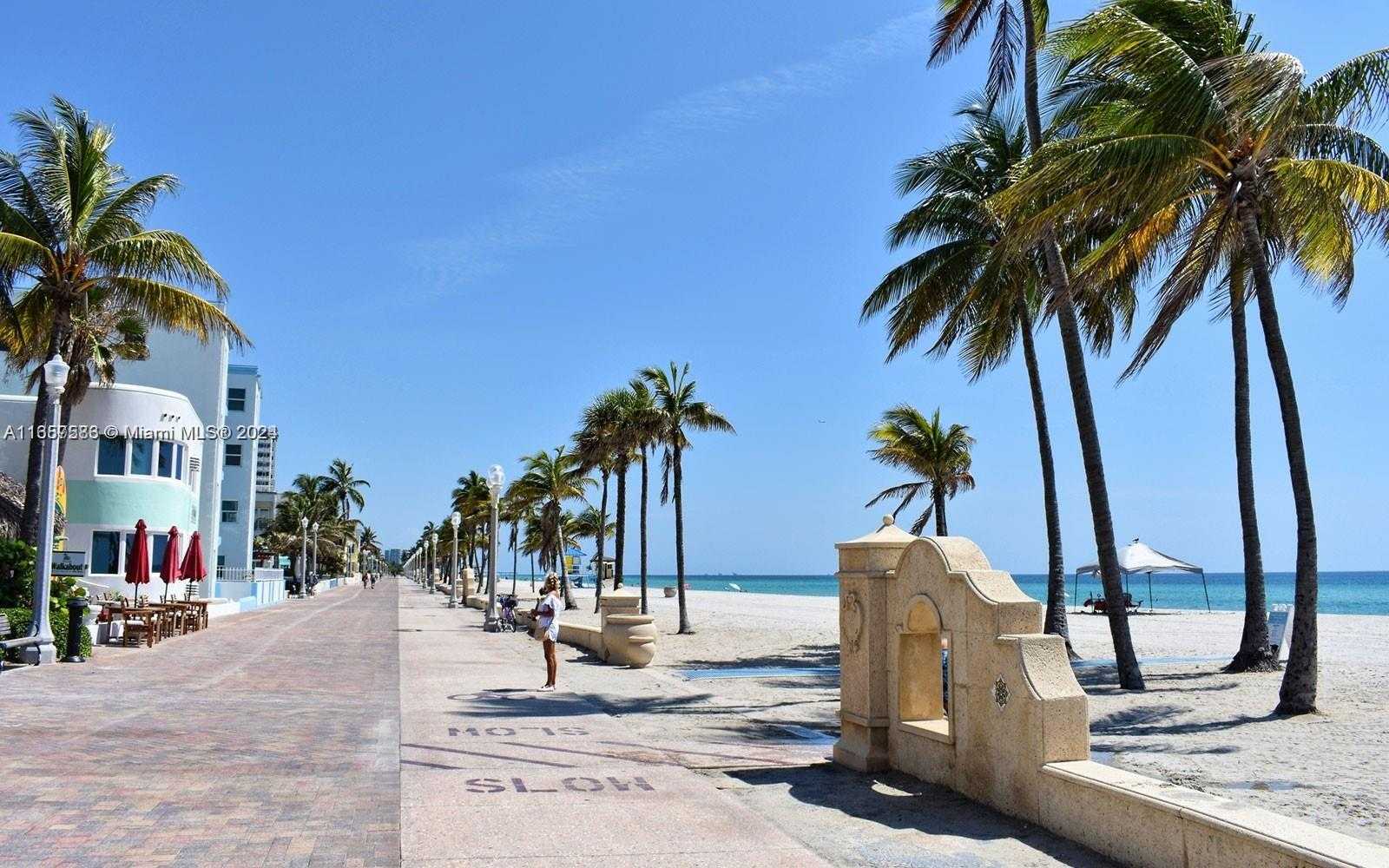 Small Image of 3801 SOUTH OCEAN DR #12M, Hollywood Number 2