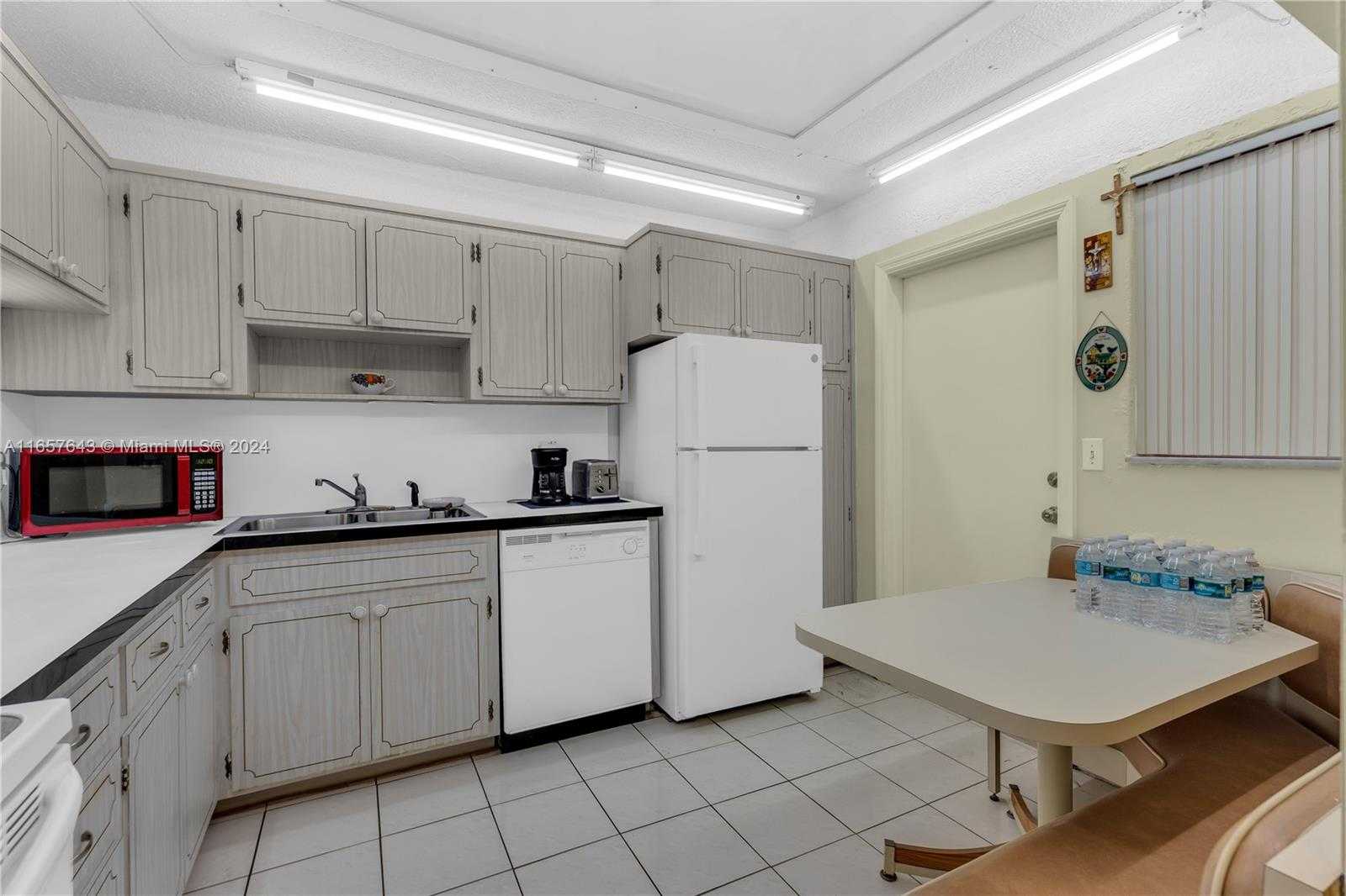 Small Image of 215 SOUTH EAST 3RD AVE #407B, Hallandale Beach Number 2
