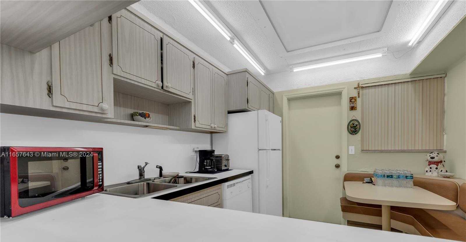 Small Image of 215 SOUTH EAST 3RD AVE #407B, Hallandale Beach Number 3