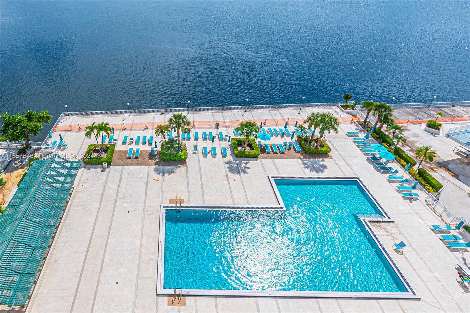 Small Image of 300 BAYVIEW DR #1012, Sunny Isles Beach Number 21