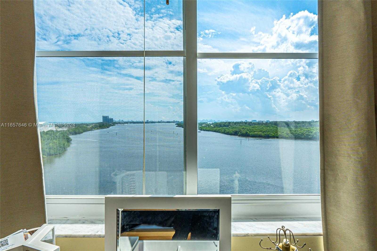 Small Image of 300 BAYVIEW DR #1012, Sunny Isles Beach Number 34