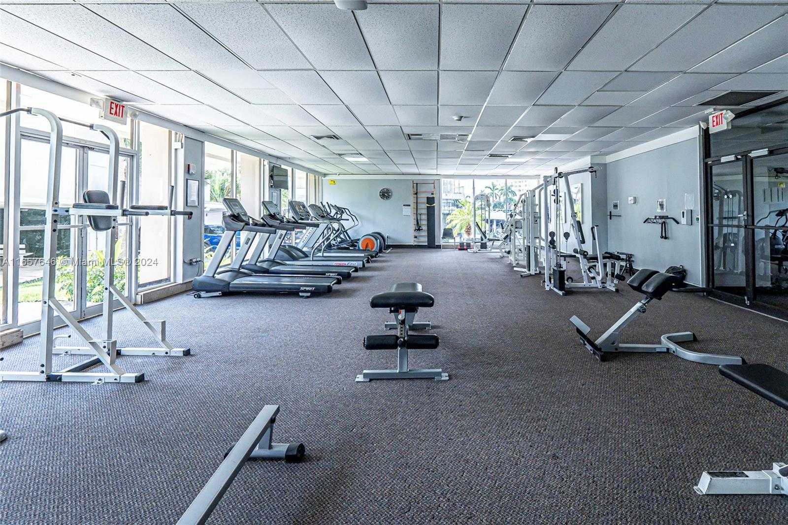 Small Image of 300 BAYVIEW DR #1012, Sunny Isles Beach Number 42