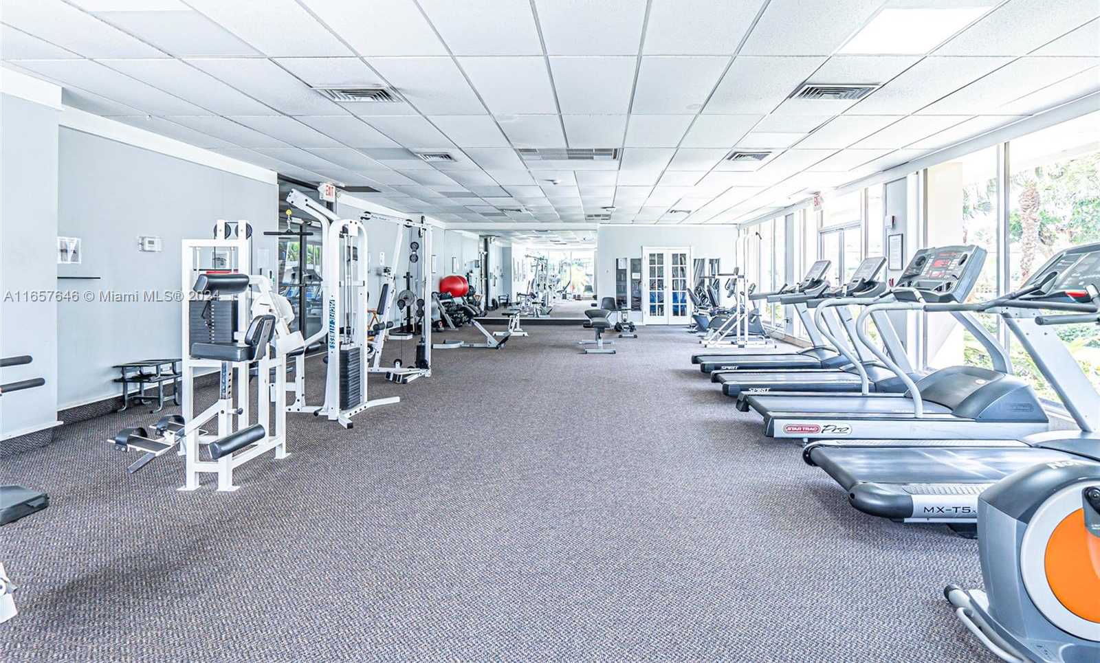 Small Image of 300 BAYVIEW DR #1012, Sunny Isles Beach Number 46