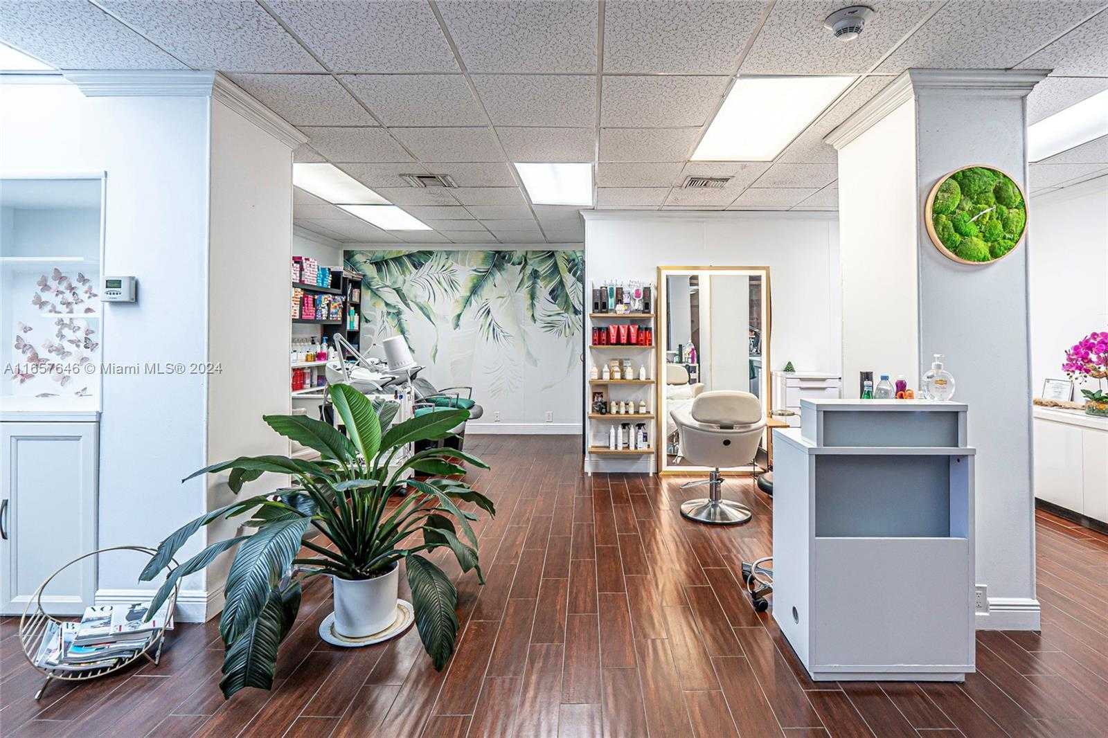 Small Image of 300 BAYVIEW DR #1012, Sunny Isles Beach Number 54