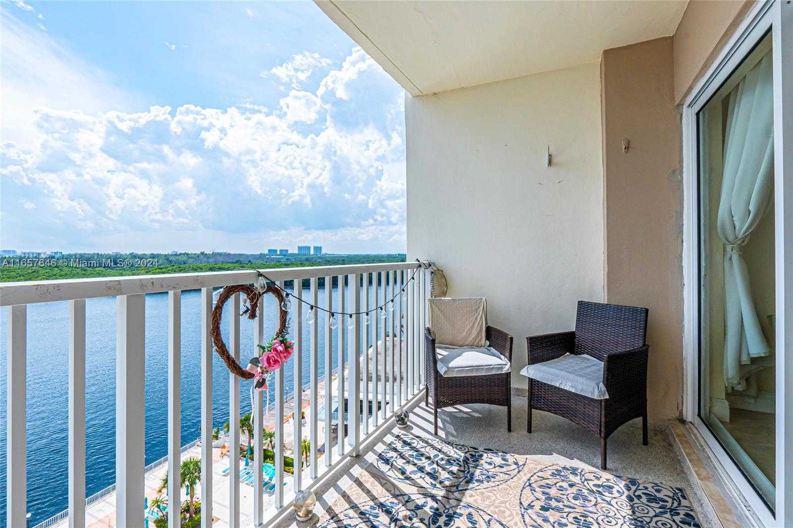 Small Image of 300 BAYVIEW DR #1012, Sunny Isles Beach Number 68