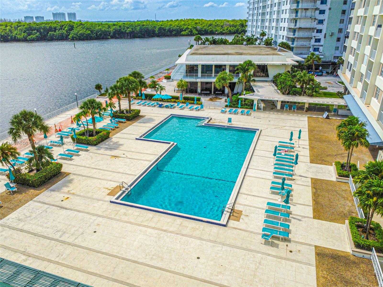 Small Image of 300 BAYVIEW DR #1012, Sunny Isles Beach Number 70