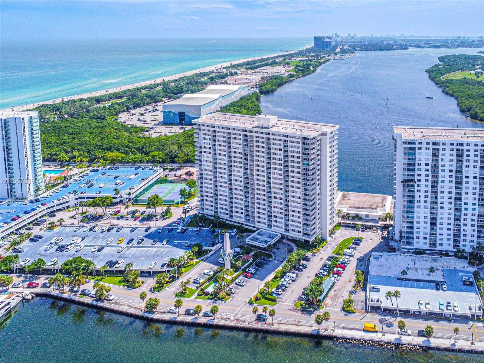 Small Image of 300 BAYVIEW DR #1012, Sunny Isles Beach Number 73