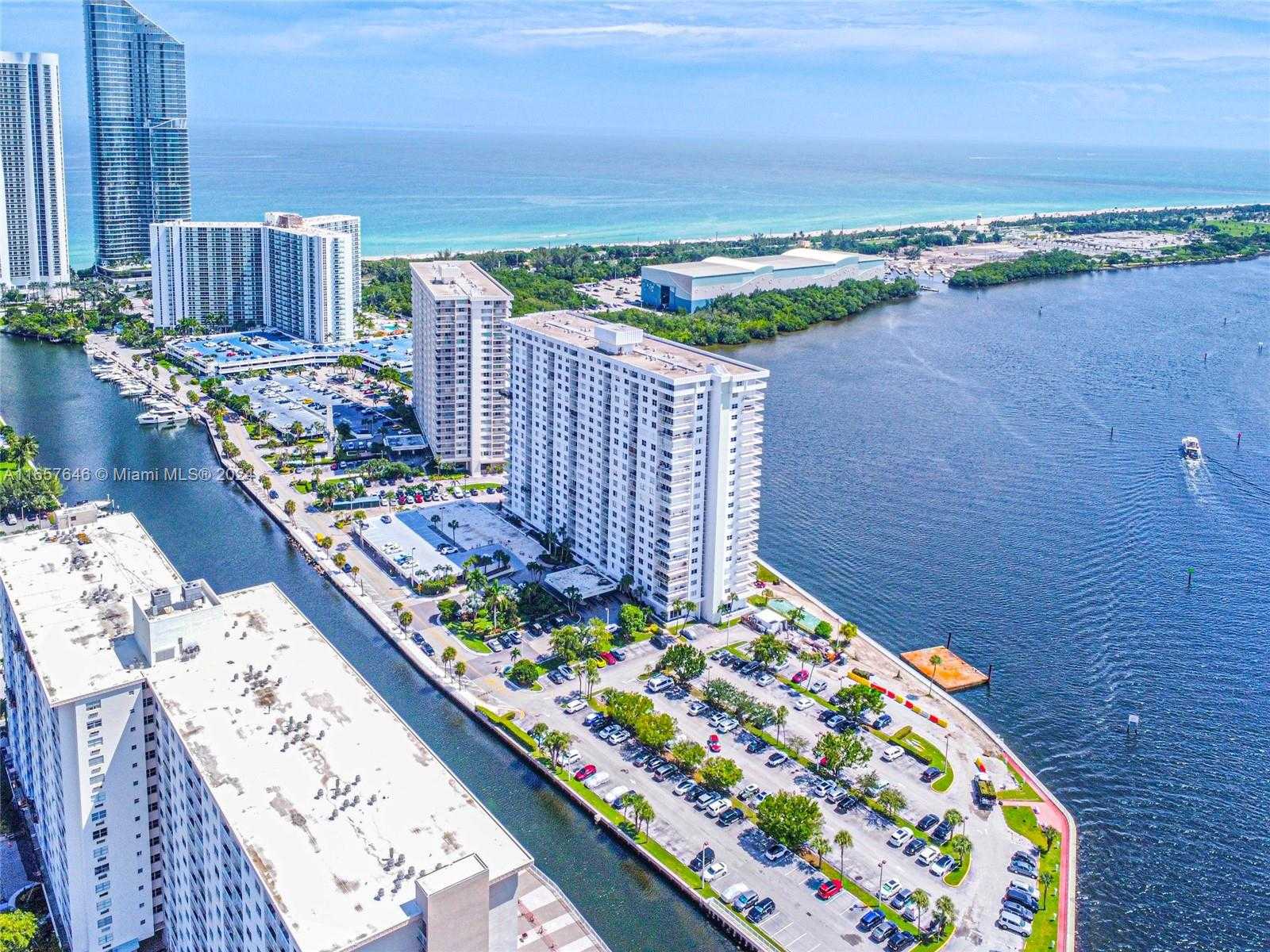 Small Image of 300 BAYVIEW DR #1012, Sunny Isles Beach Number 76