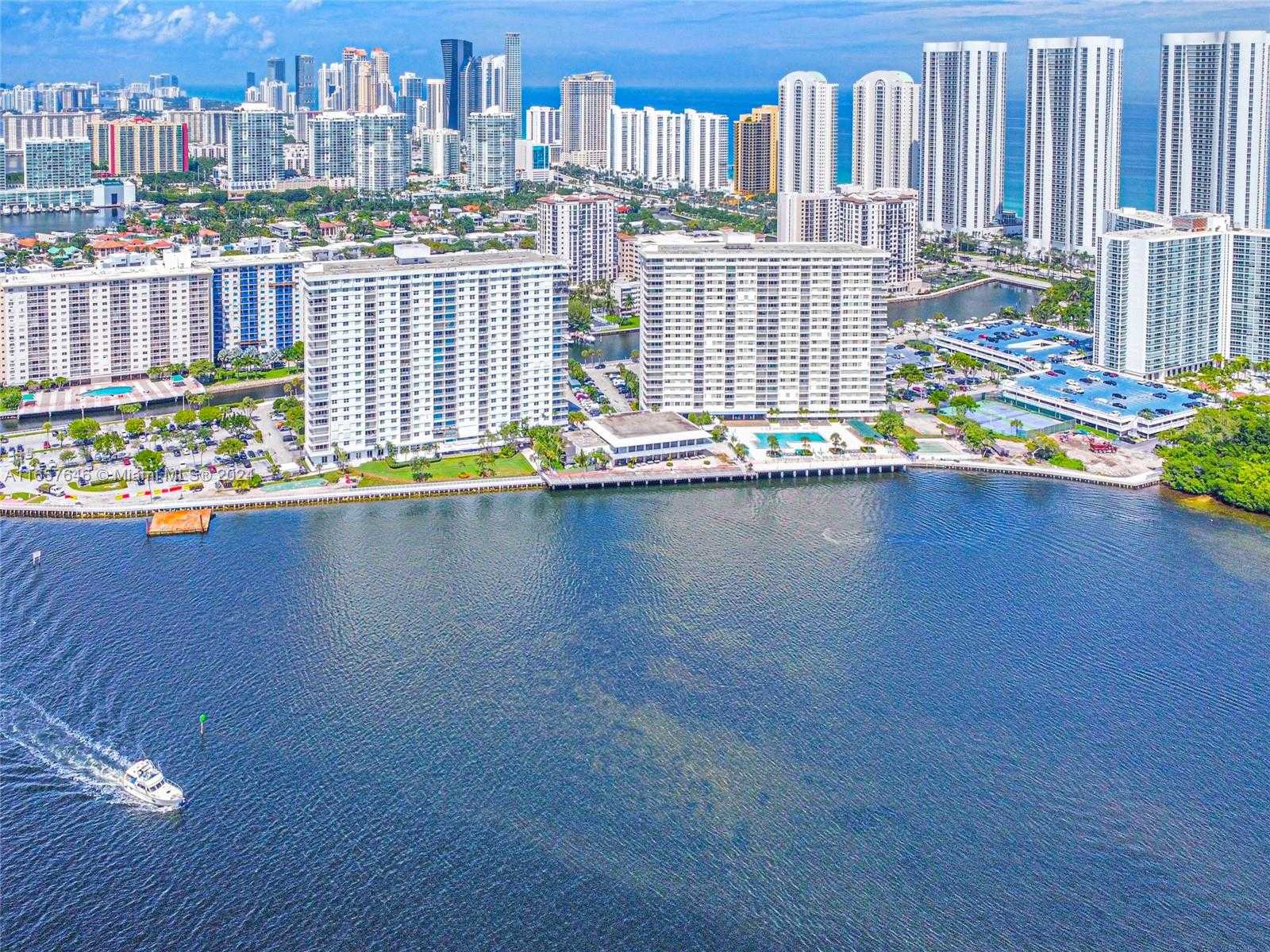Small Image of 300 BAYVIEW DR #1012, Sunny Isles Beach Number 83