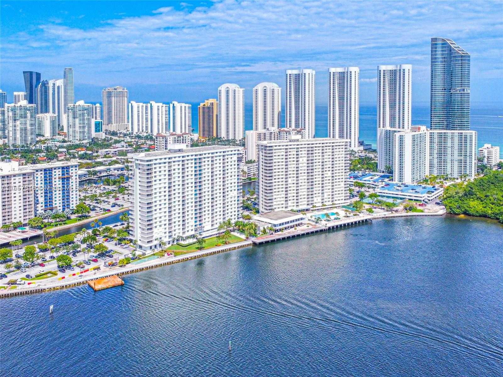 Small Image of 300 BAYVIEW DR #1012, Sunny Isles Beach Number 84