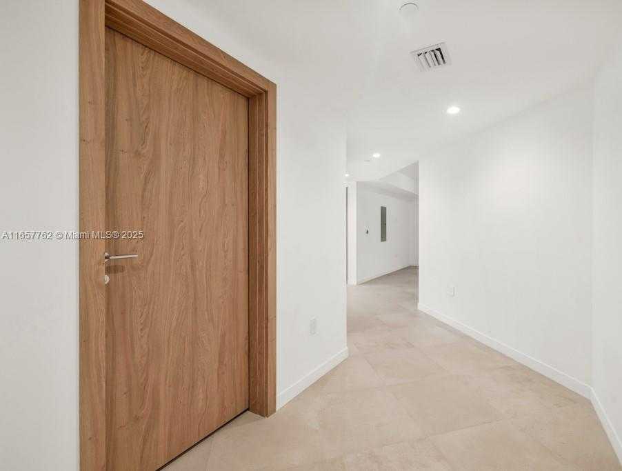 Small Image of 1135 103RD #307, Bay Harbor Islands Number 18