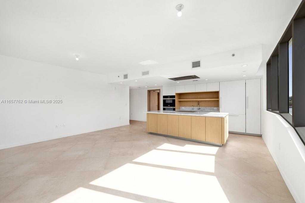 Small Image of 1135 103RD #307, Bay Harbor Islands Number 5