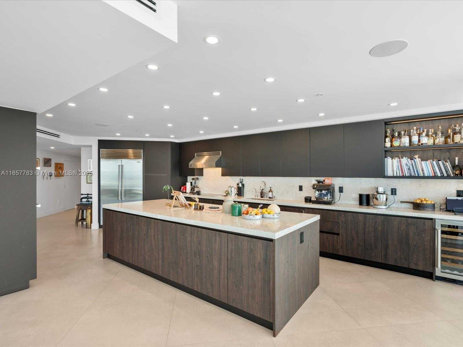 Small Image of 3370 HIDDEN BAY DR #2900, Aventura Number 13