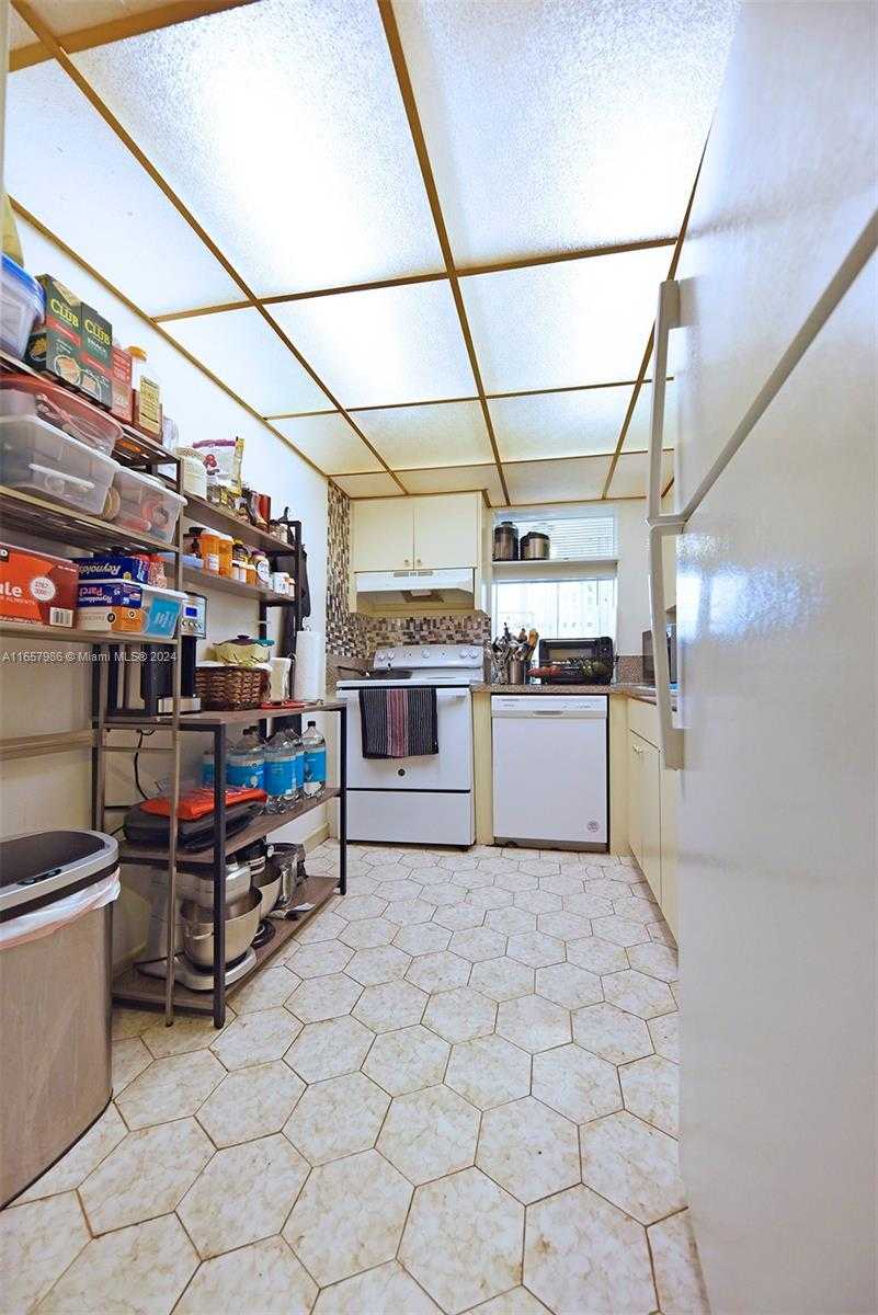 Small Image of 17560 ATLANTIC BLVD #118, Sunny Isles Beach Number 17