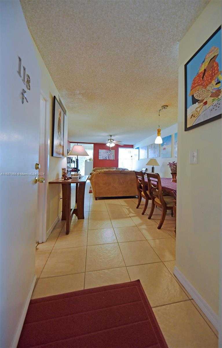 Small Image of 17560 ATLANTIC BLVD #118, Sunny Isles Beach Number 3
