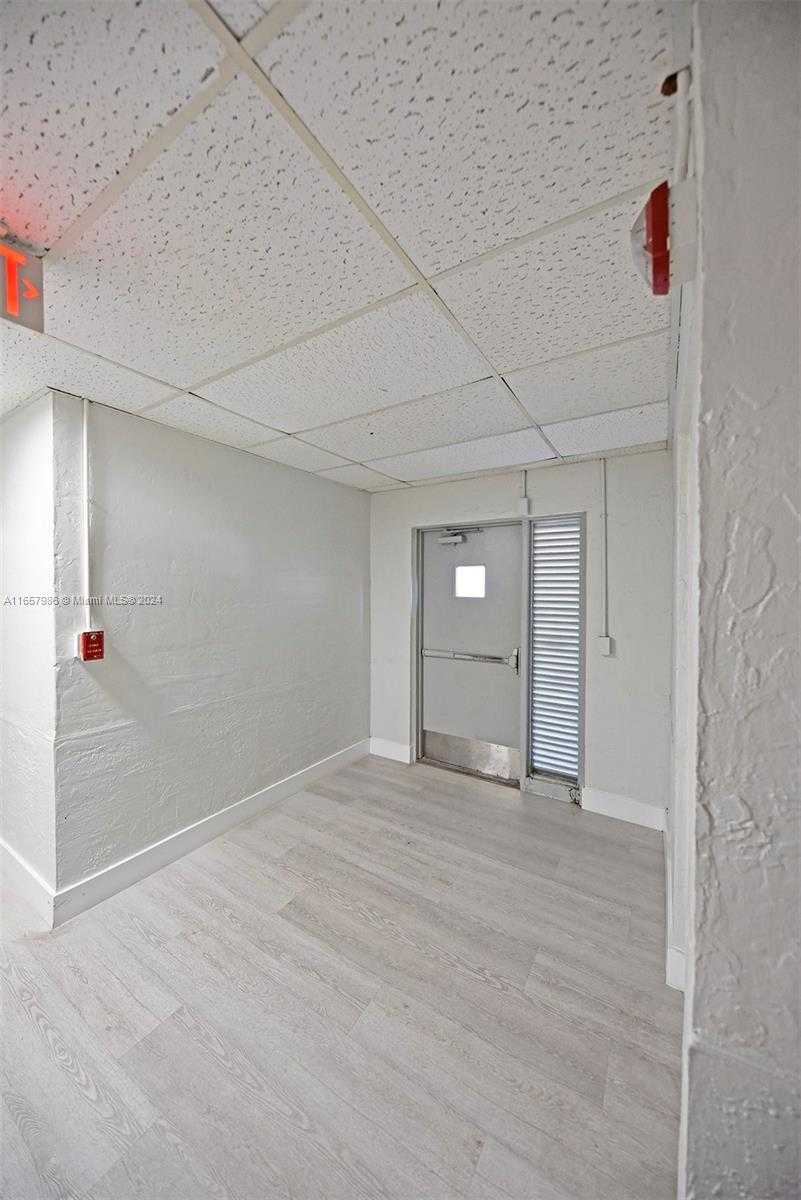 Small Image of 17560 ATLANTIC BLVD #118, Sunny Isles Beach Number 32