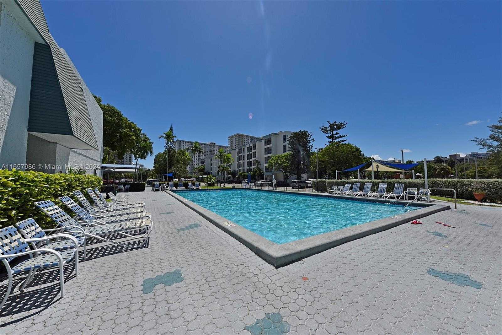 Small Image of 17560 ATLANTIC BLVD #118, Sunny Isles Beach Number 36
