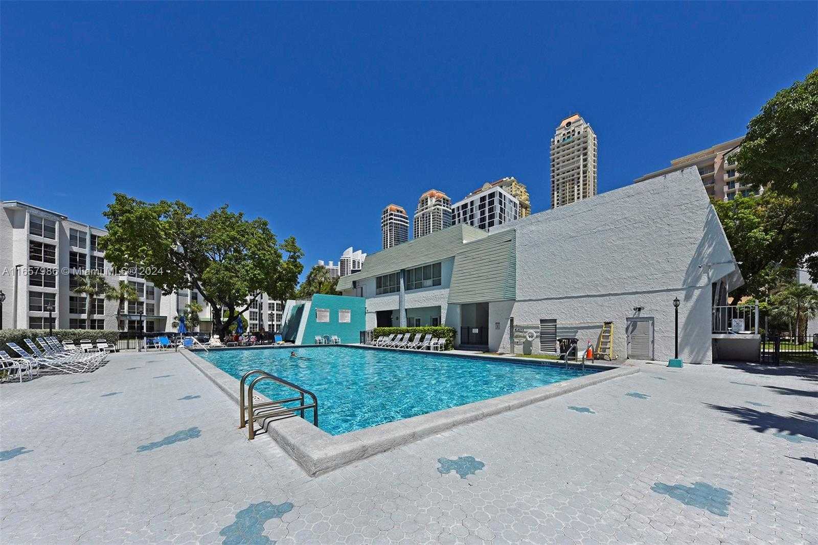 Small Image of 17560 ATLANTIC BLVD #118, Sunny Isles Beach Number 37