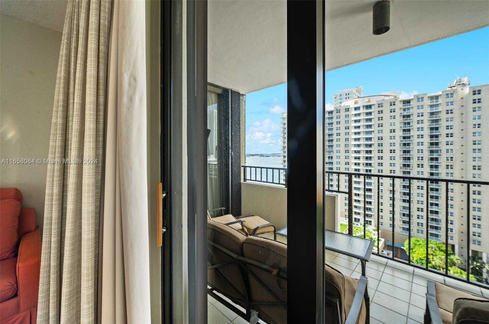 Small Image of 520 BRICKELL KEY DR #A1503, Miami Number 14