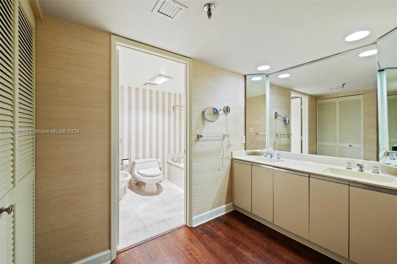 Small Image of 520 BRICKELL KEY DR #A1503, Miami Number 15